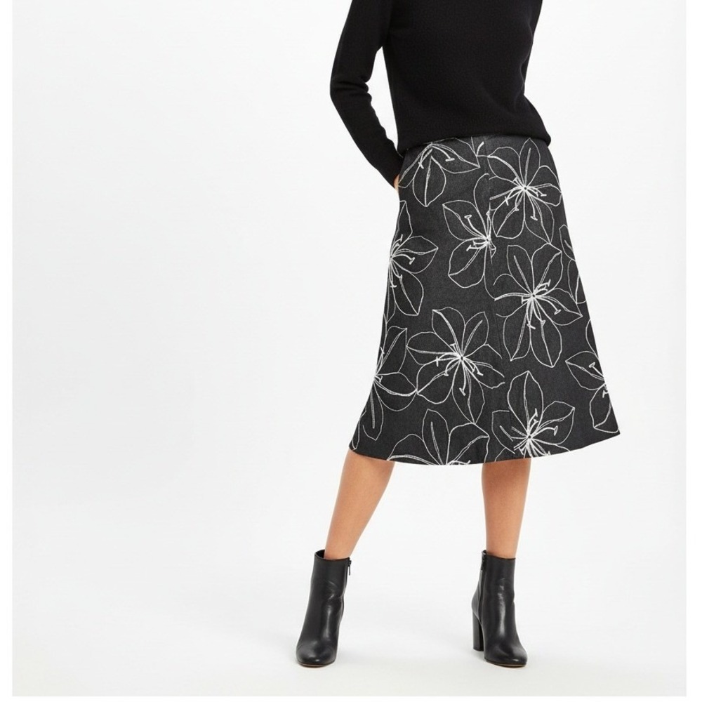 Ann Taylor Black Floral Embroidered A-Line Midi Skirt Women's| size 6